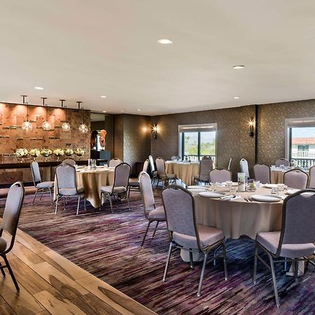 Embassy Suites By Hilton Scottsdale Resort Exterior photo