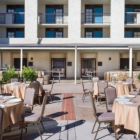 Embassy Suites By Hilton Scottsdale Resort Exterior photo