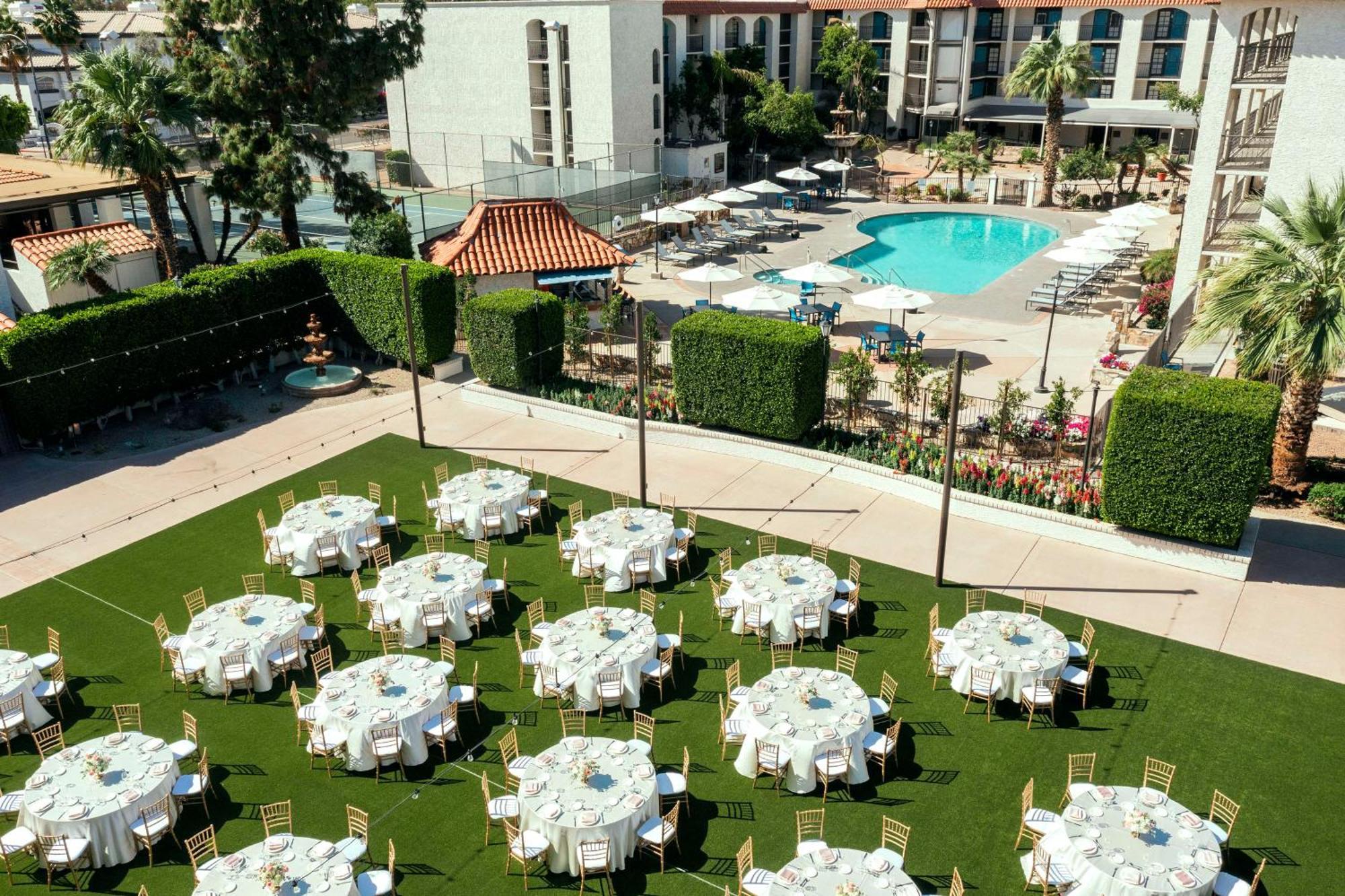 Embassy Suites By Hilton Scottsdale Resort Exterior photo