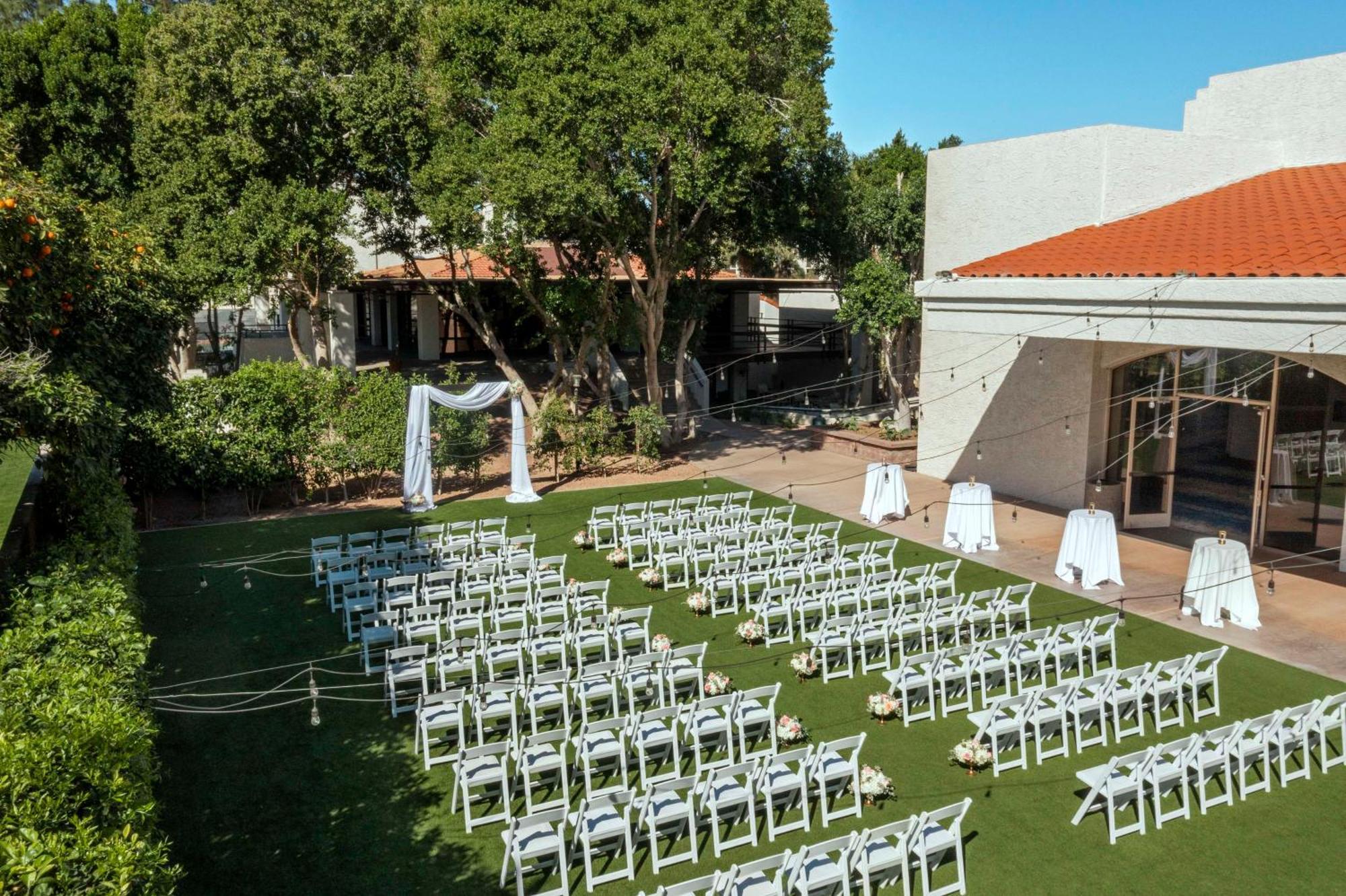 Embassy Suites By Hilton Scottsdale Resort Exterior photo