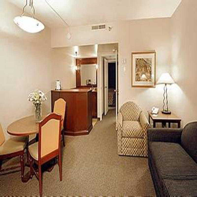 Embassy Suites By Hilton Scottsdale Resort Exterior photo