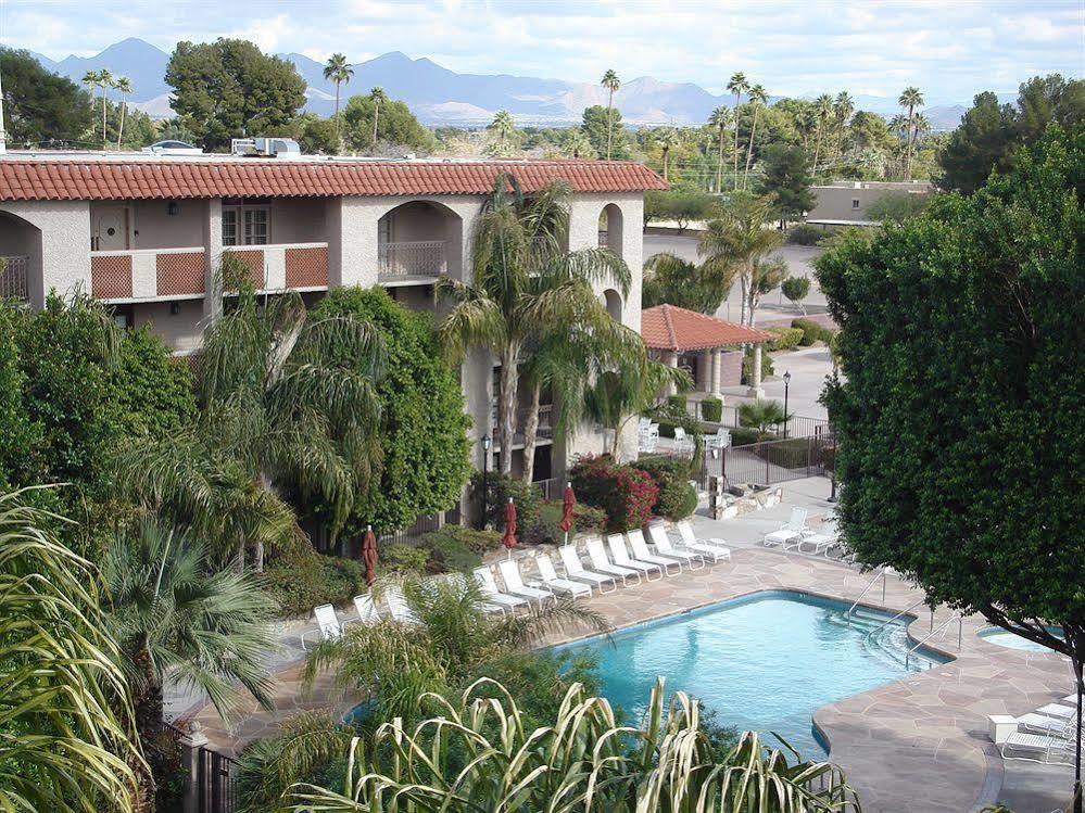 Embassy Suites By Hilton Scottsdale Resort Exterior photo