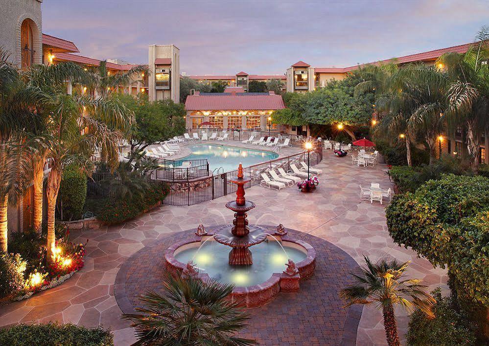 Embassy Suites By Hilton Scottsdale Resort Exterior photo